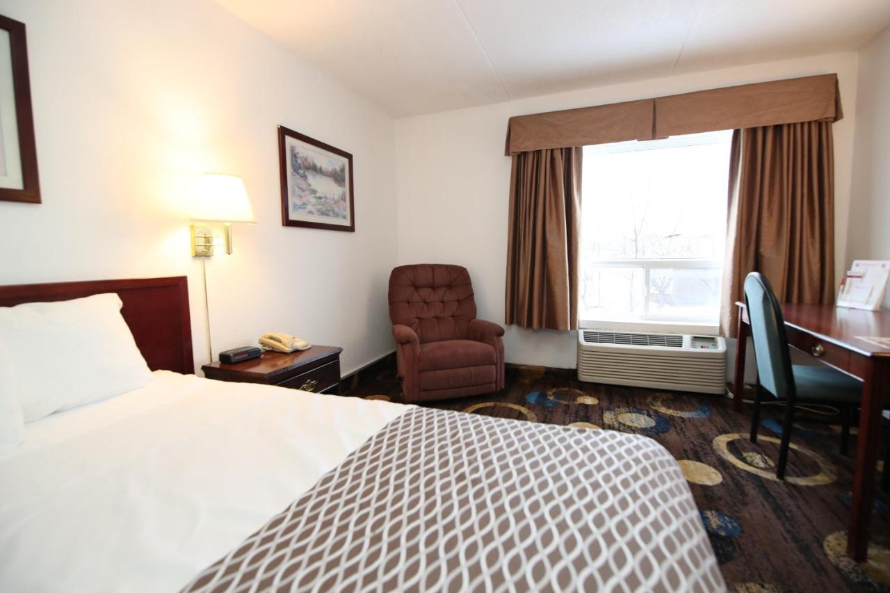 Stonebridge Hotel Fort Mcmurray Eksteriør billede