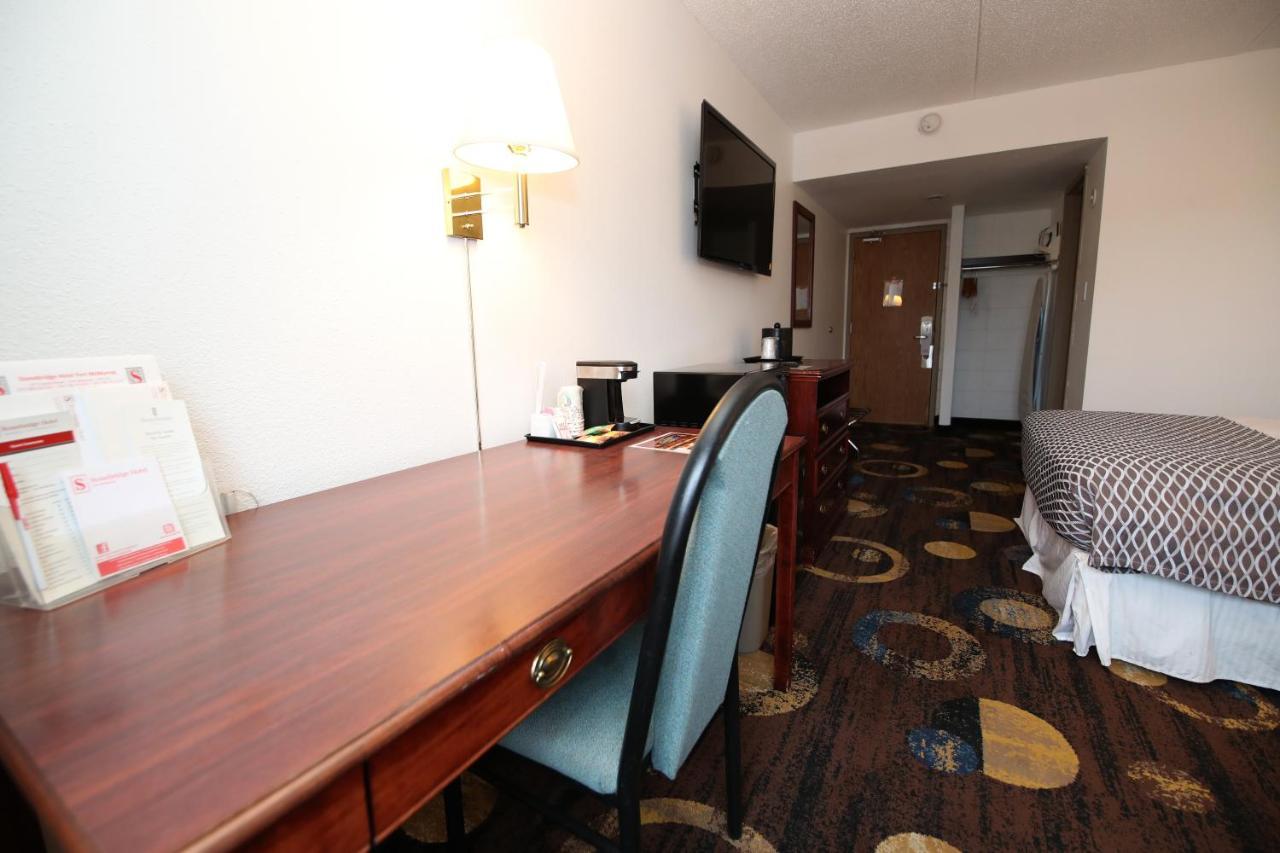 Stonebridge Hotel Fort Mcmurray Eksteriør billede