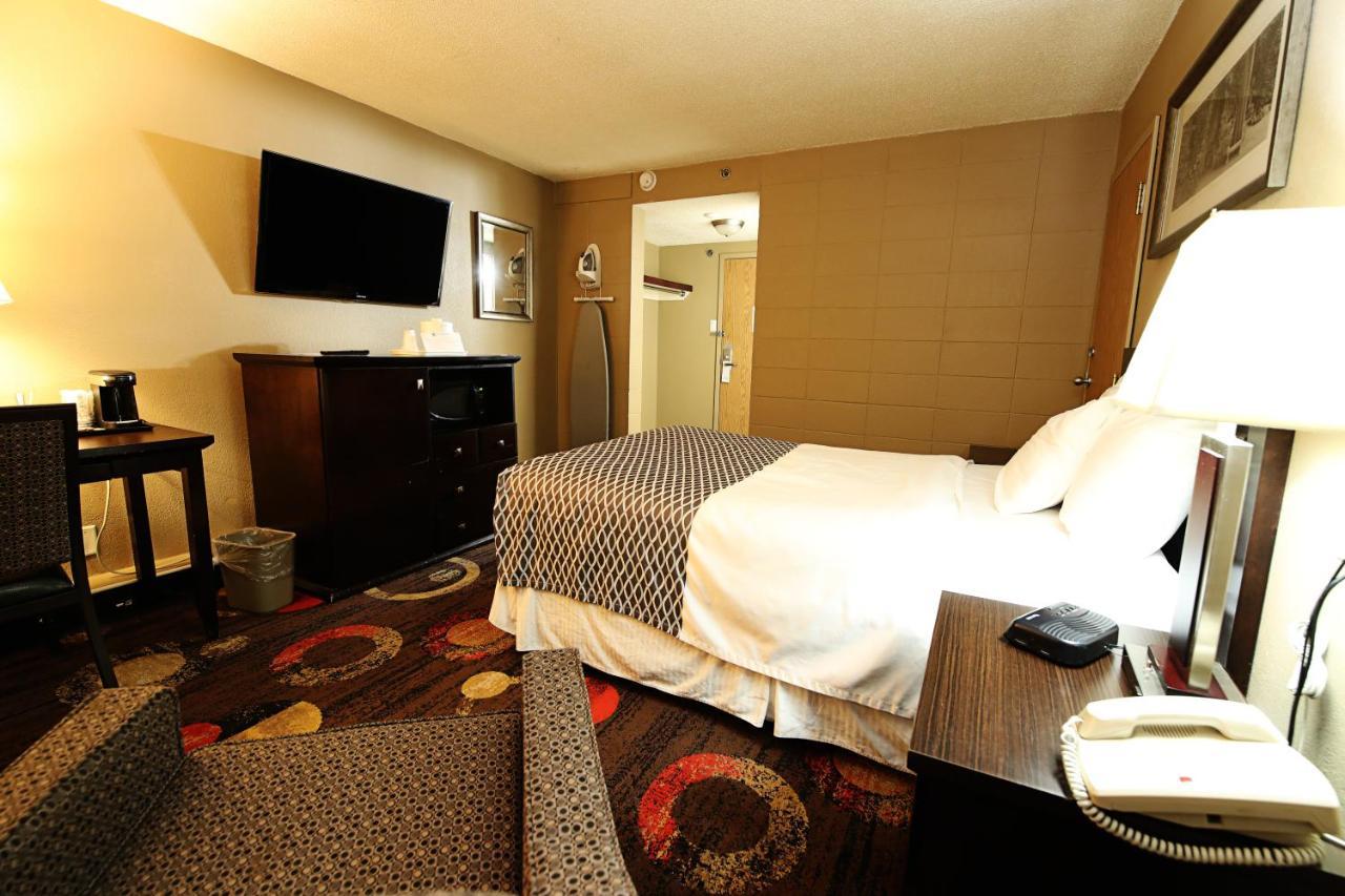 Stonebridge Hotel Fort Mcmurray Eksteriør billede